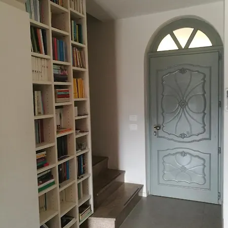In Precollina بيت للعطل